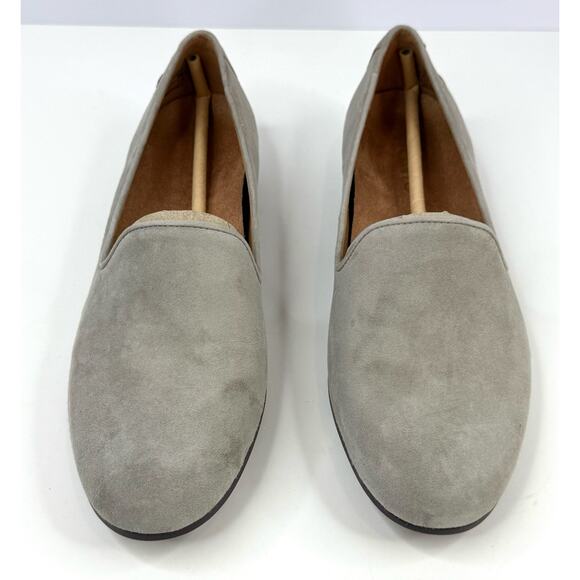 Vionic Willa II Loafers Shoes Color: Dark taupe suede Size 7M NWT and Box - Picture 1 of 7